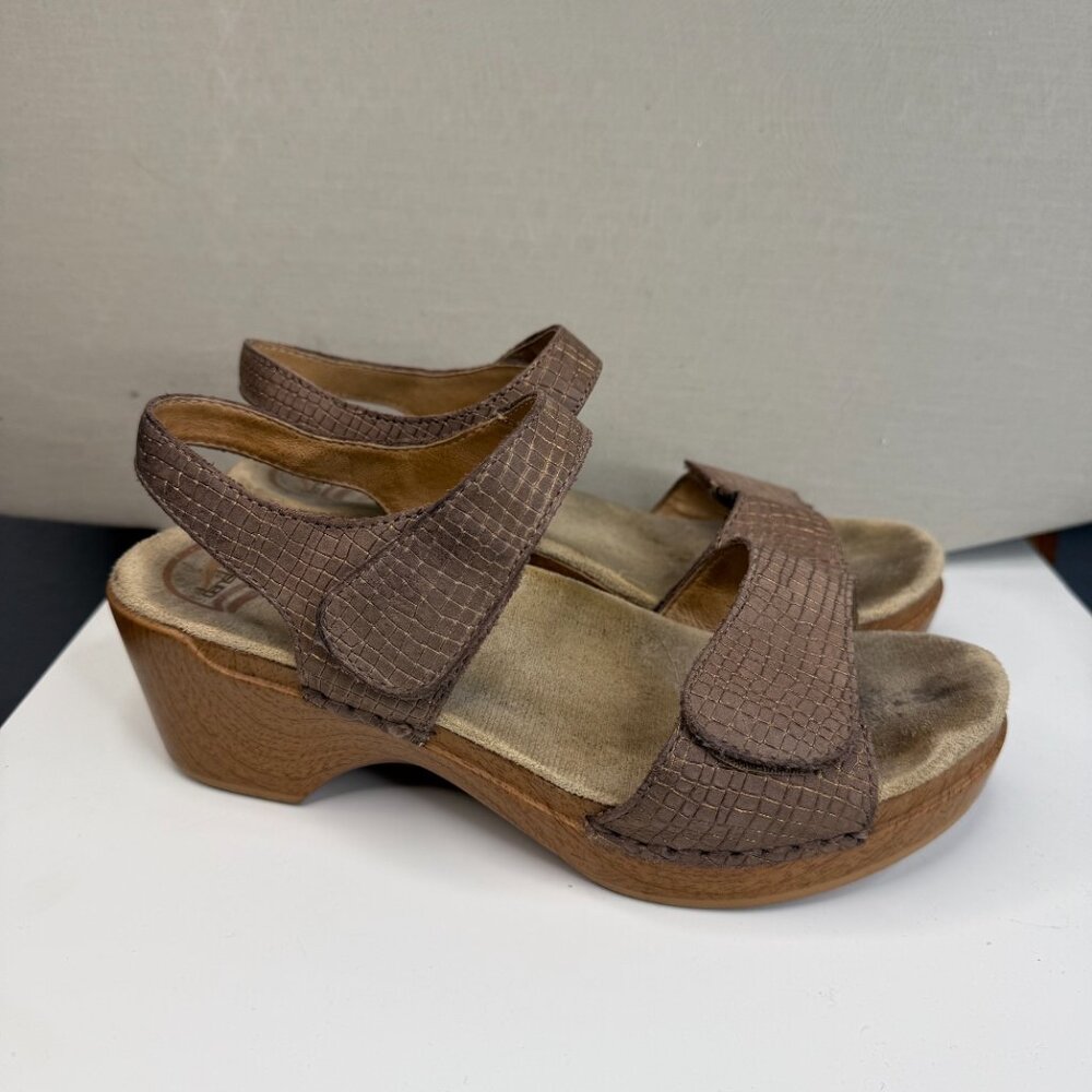 Dansko Heels - Picture 5 of 7